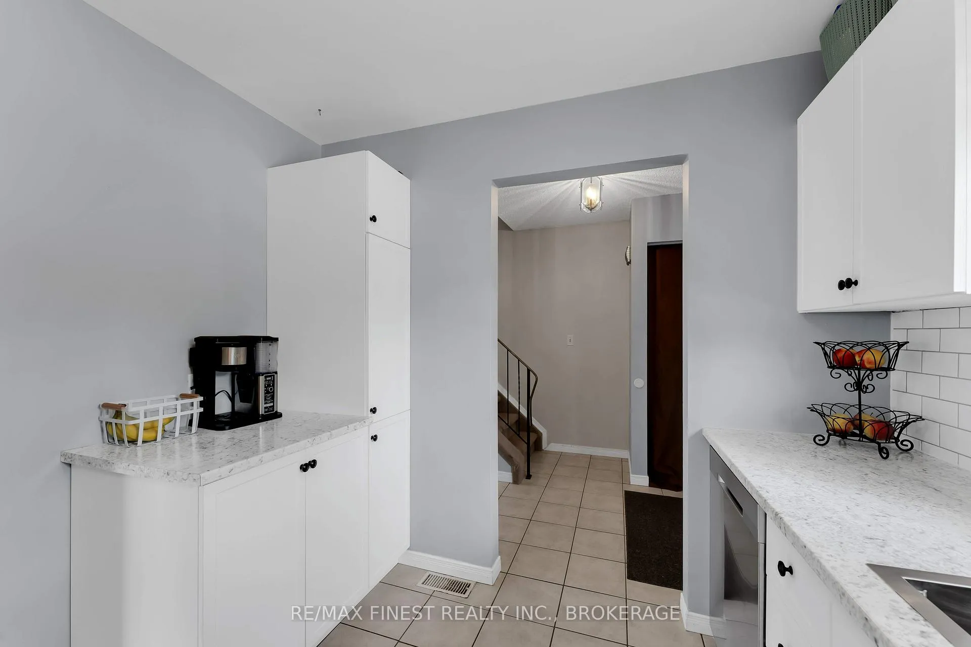 Photo 10 of 869 Larchwood Crescent, Kingston, City Northwest — HOMEH