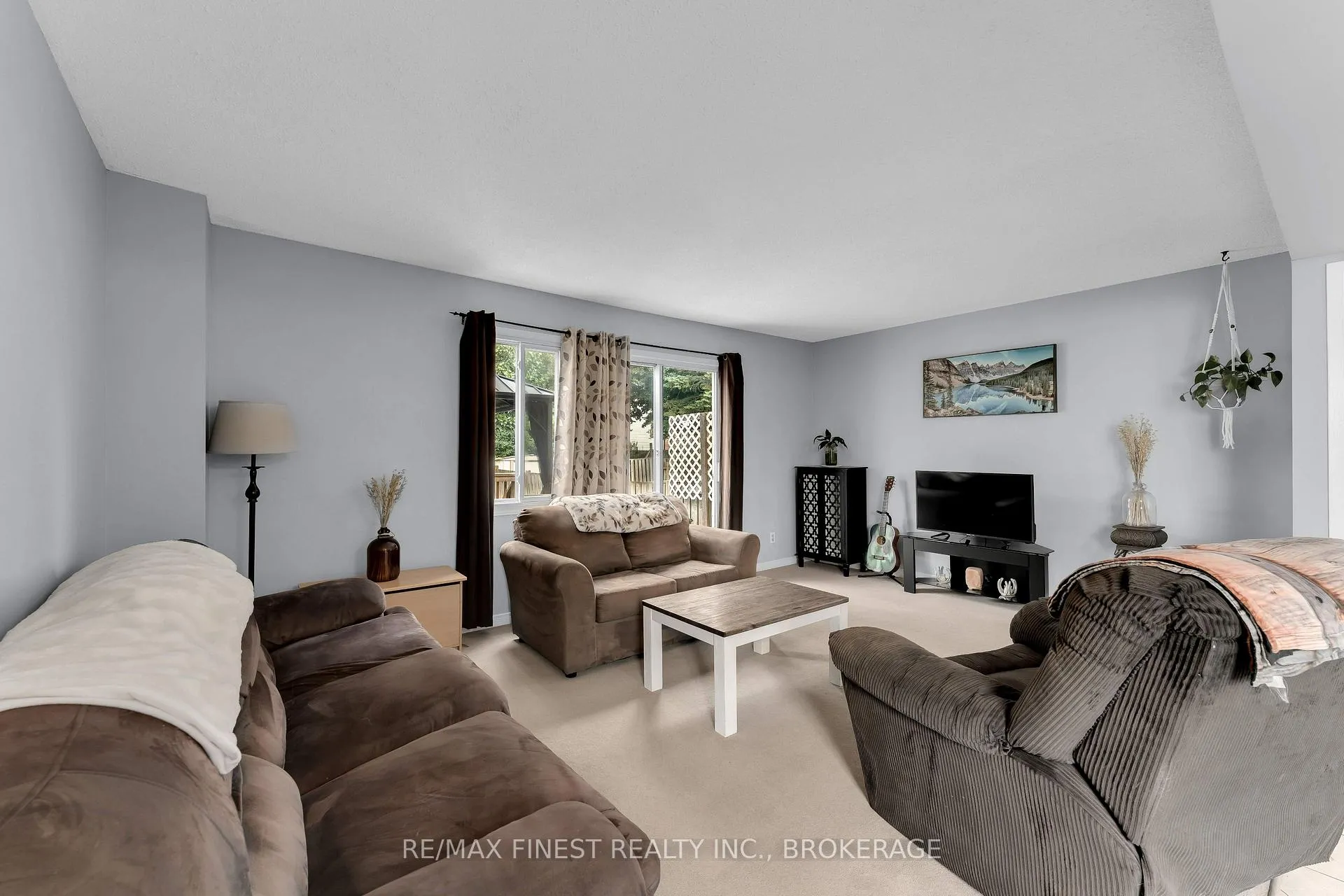 Photo 11 of 869 Larchwood Crescent, Kingston, City Northwest — HOMEH