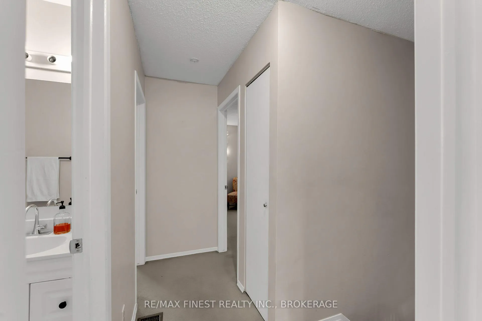 Photo 14 of 869 Larchwood Crescent, Kingston, City Northwest — HOMEH