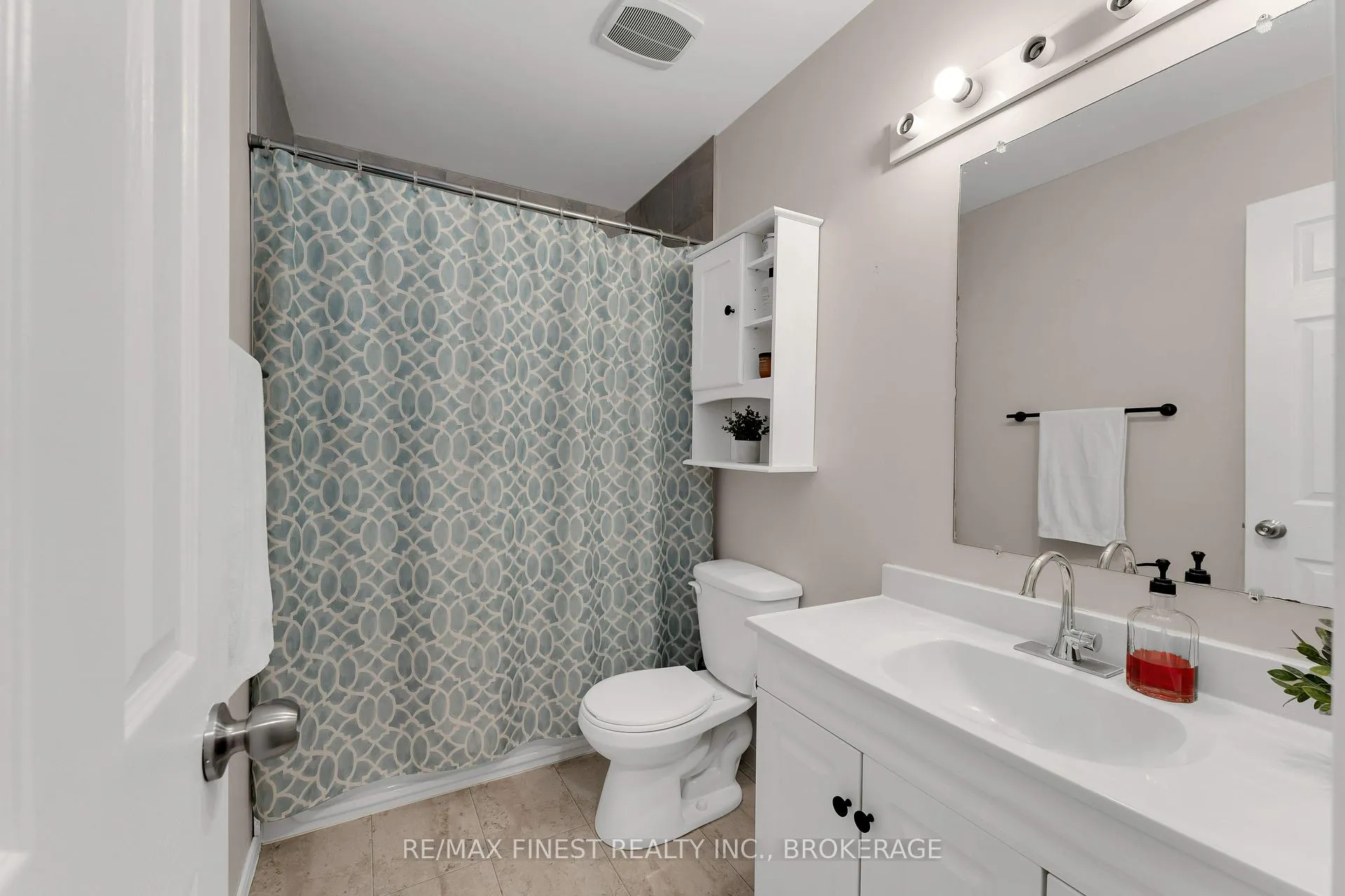 Photo 21 of 869 Larchwood Crescent, Kingston, City Northwest — HOMEH