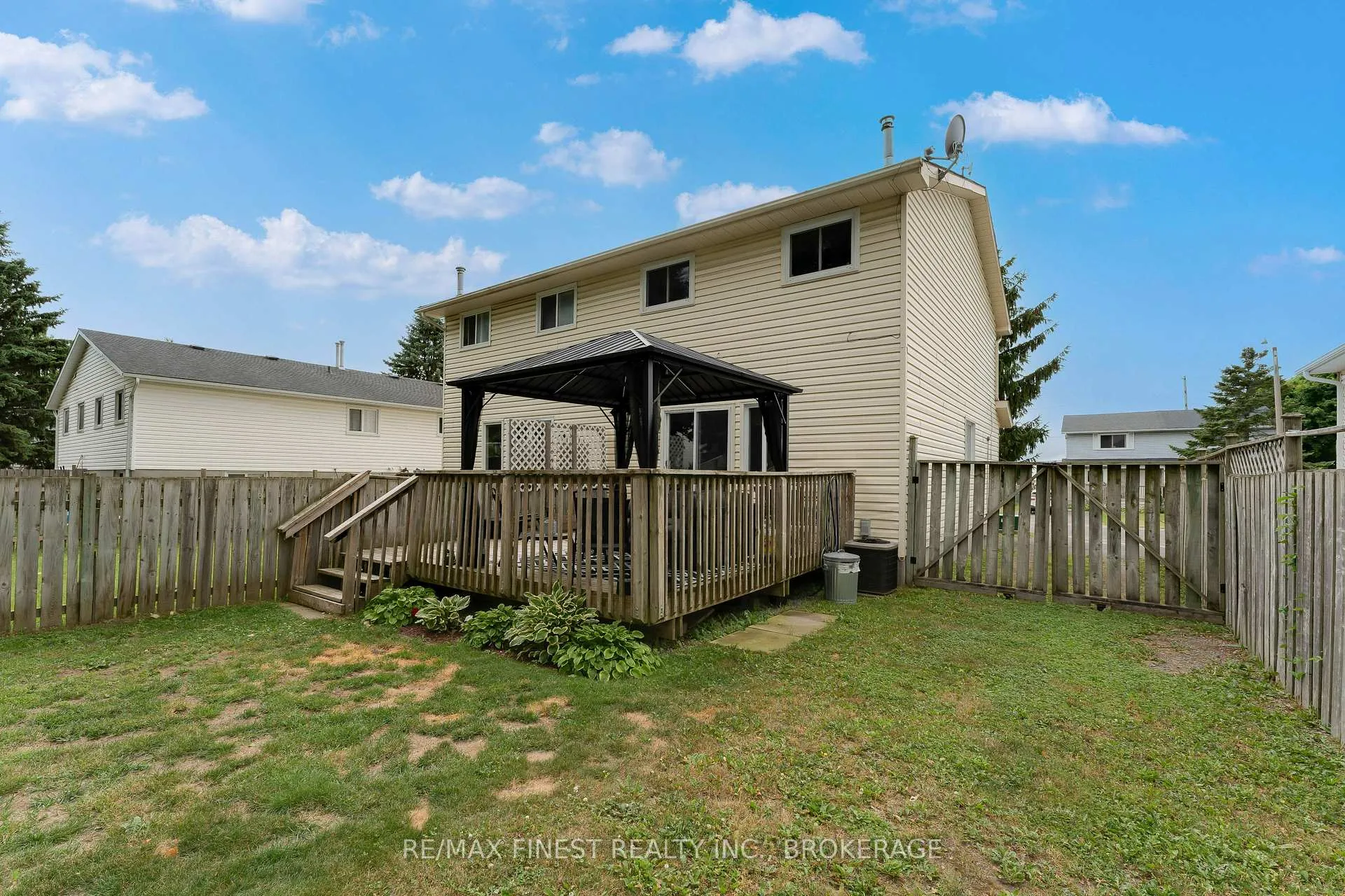 Photo 30 of 869 Larchwood Crescent, Kingston, City Northwest — HOMEH
