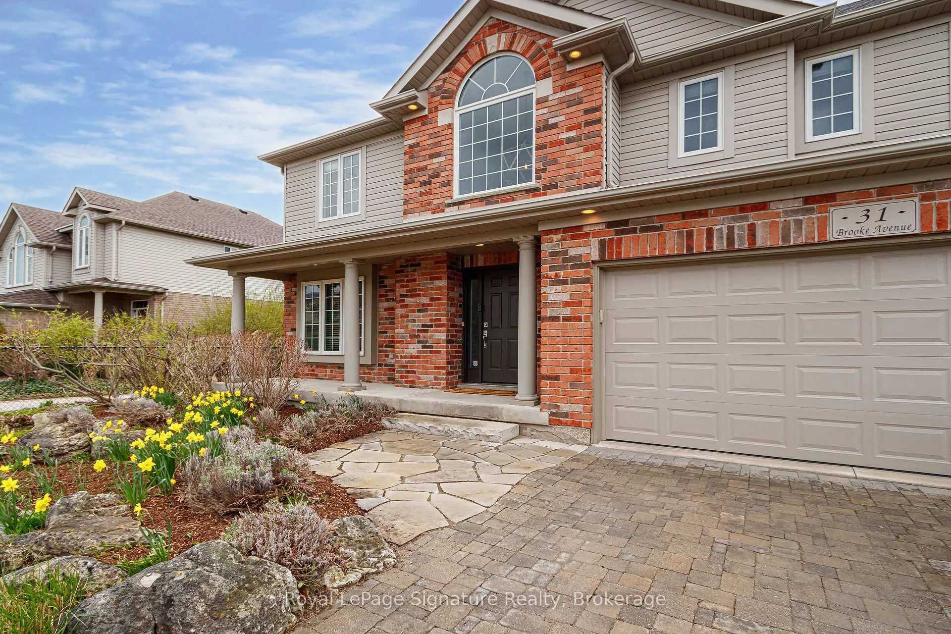 Photo 3 of 31 Brooke Avenue, Collingwood — HOMEH