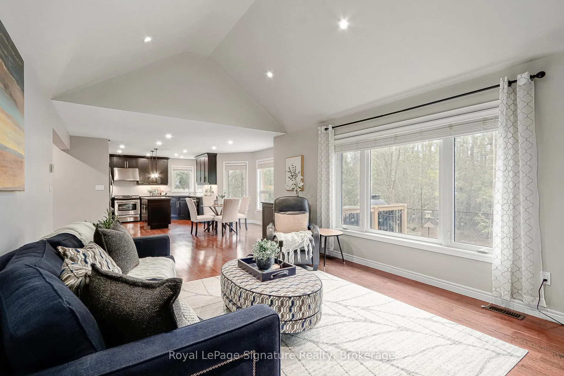 Photo 9 of 31 Brooke Avenue, Collingwood — HOMEH