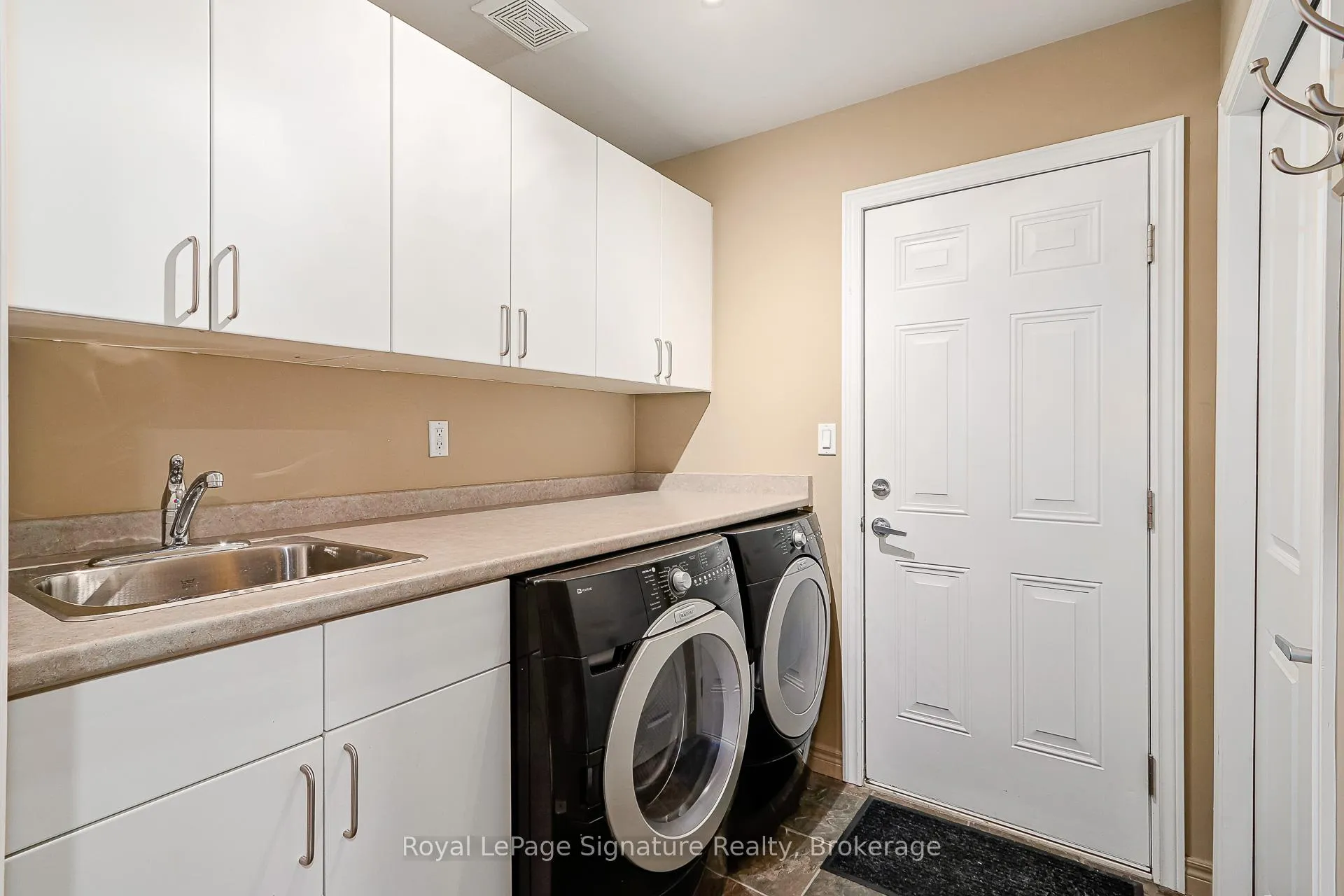 Photo 19 of 31 Brooke Avenue, Collingwood — HOMEH
