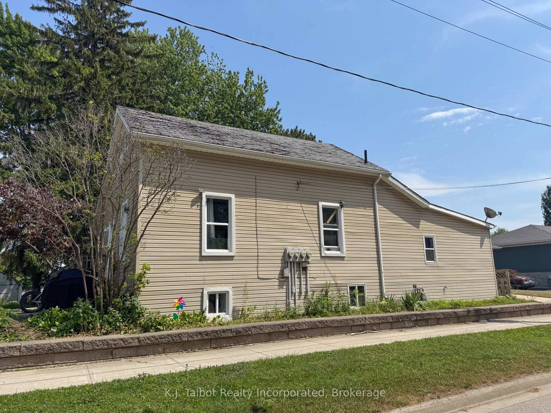 Photo 1 of 311 Gibbons Street S, Goderich, Goderich (Town) — HOMEH