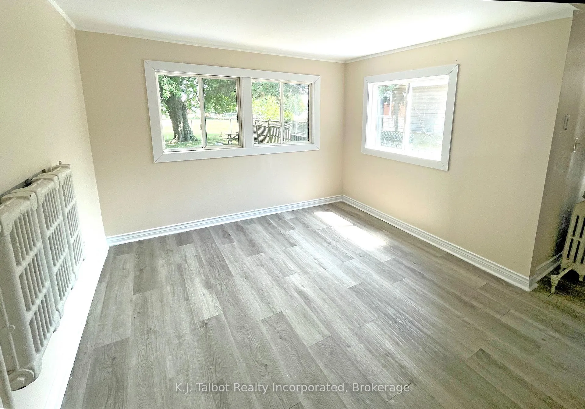 Photo 6 of 311 Gibbons Street S, Goderich, Goderich (Town) — HOMEH