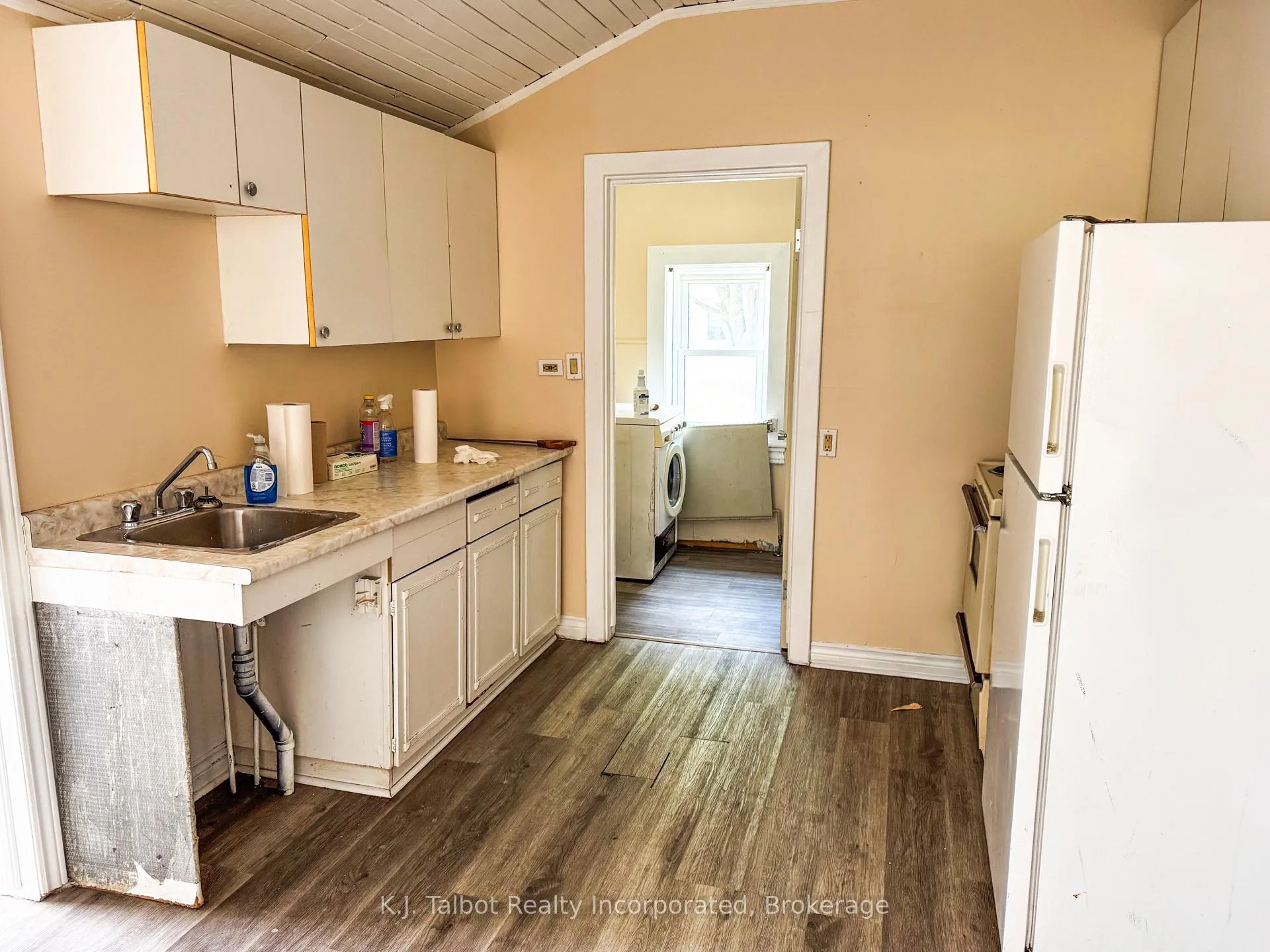 Photo 12 of 311 Gibbons Street S, Goderich, Goderich (Town) — HOMEH