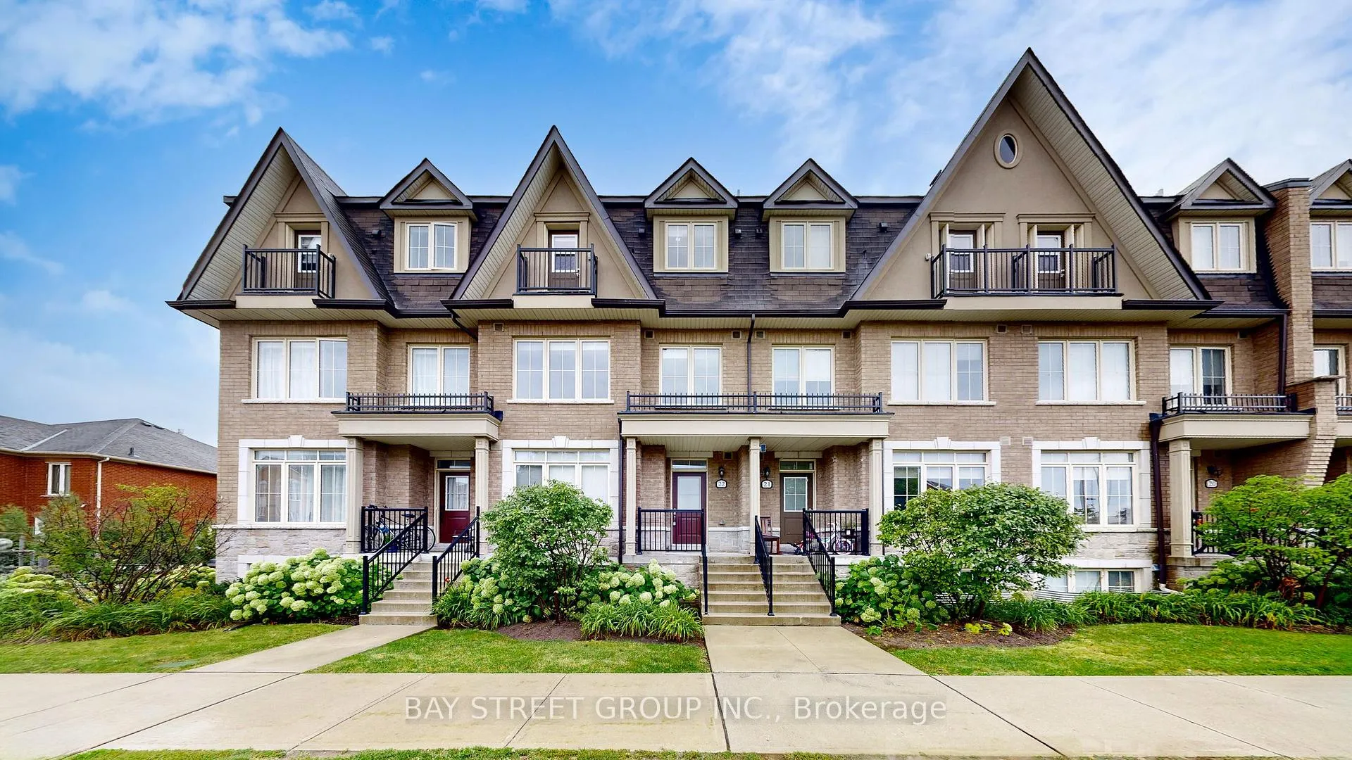 Photo 1 of Unit 22, 181 Parktree Drive, Vaughan, Maple — HOMEH