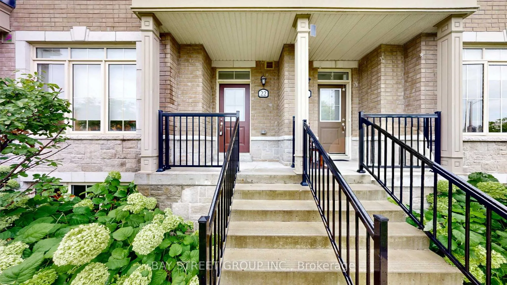 Photo 2 of Unit 22, 181 Parktree Drive, Vaughan, Maple — HOMEH