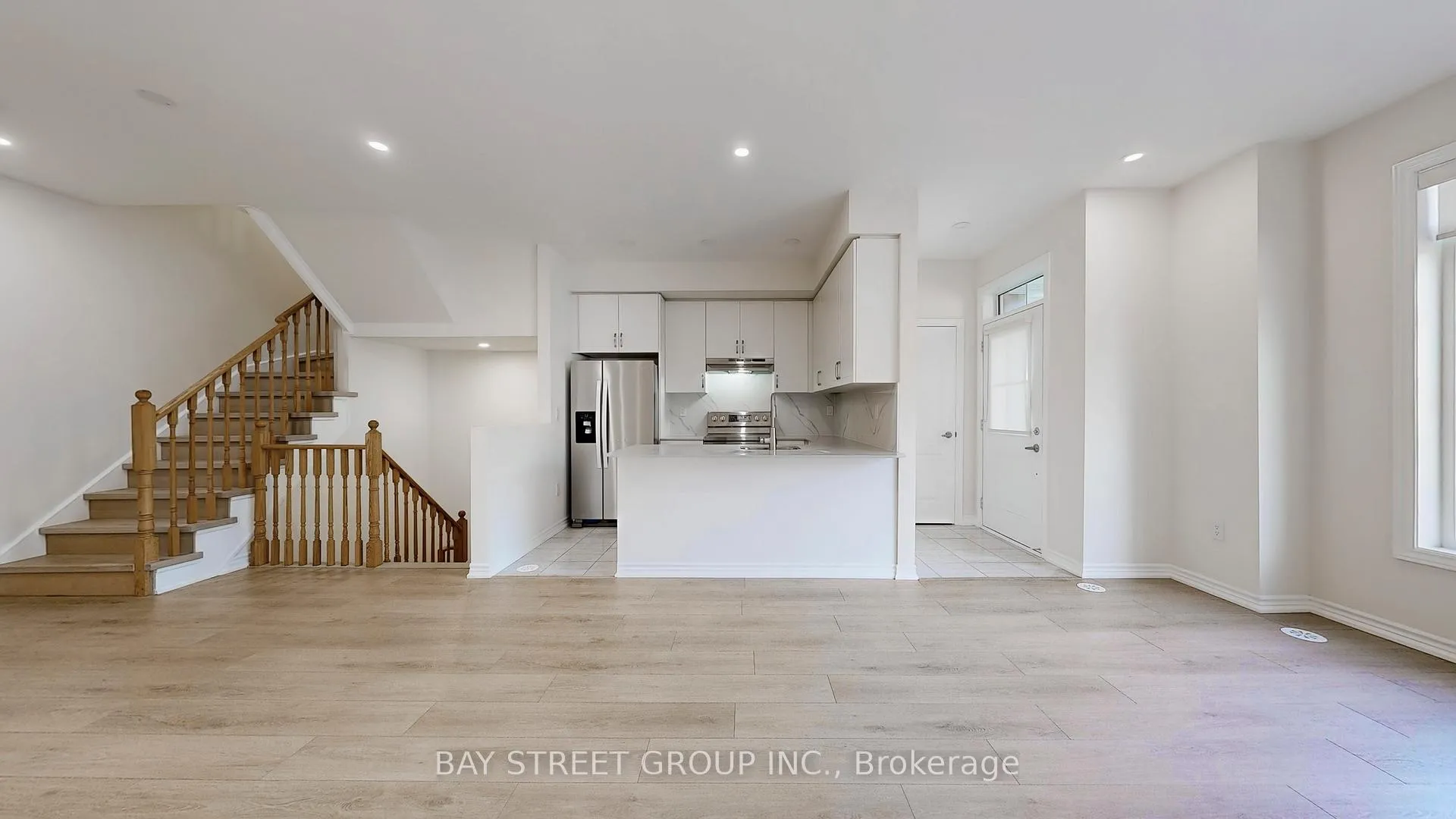 Photo 11 of Unit 22, 181 Parktree Drive, Vaughan, Maple — HOMEH