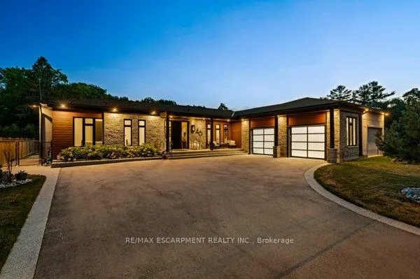 Photo 1 of 46 Zellens Road, Hamilton, Dundas — HOMEH
