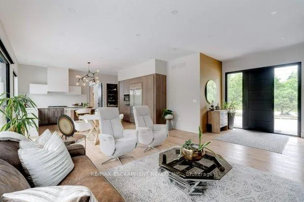 Photo 9 of 46 Zellens Road, Hamilton, Dundas — HOMEH