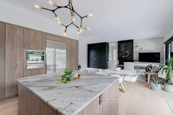 Photo 12 of 46 Zellens Road, Hamilton, Dundas — HOMEH