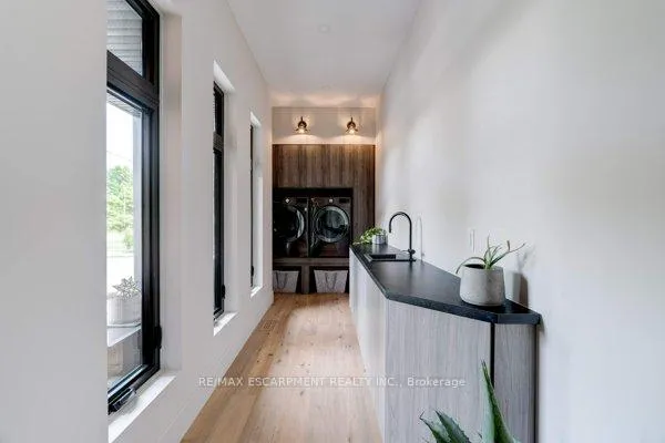 Photo 24 of 46 Zellens Road, Hamilton, Dundas — HOMEH