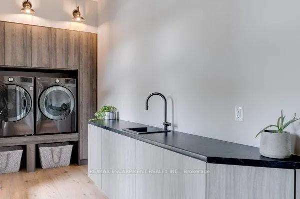 Photo 25 of 46 Zellens Road, Hamilton, Dundas — HOMEH