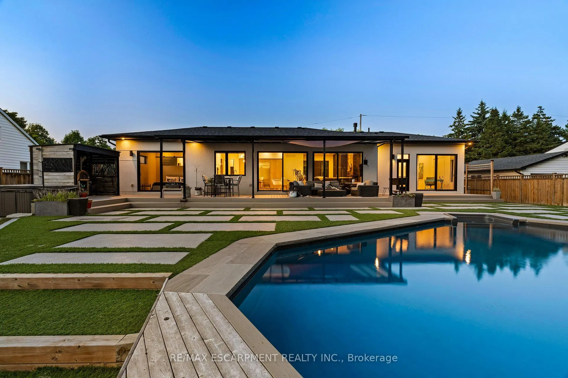Photo 40 of 46 Zellens Road, Hamilton, Dundas — HOMEH