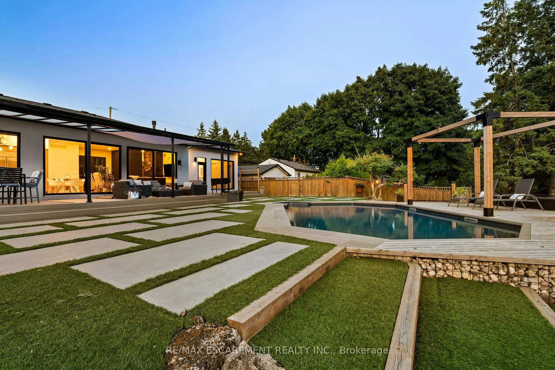Photo 42 of 46 Zellens Road, Hamilton, Dundas — HOMEH