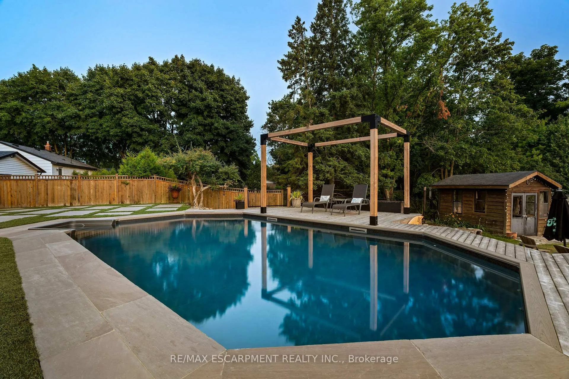 Photo 43 of 46 Zellens Road, Hamilton, Dundas — HOMEH