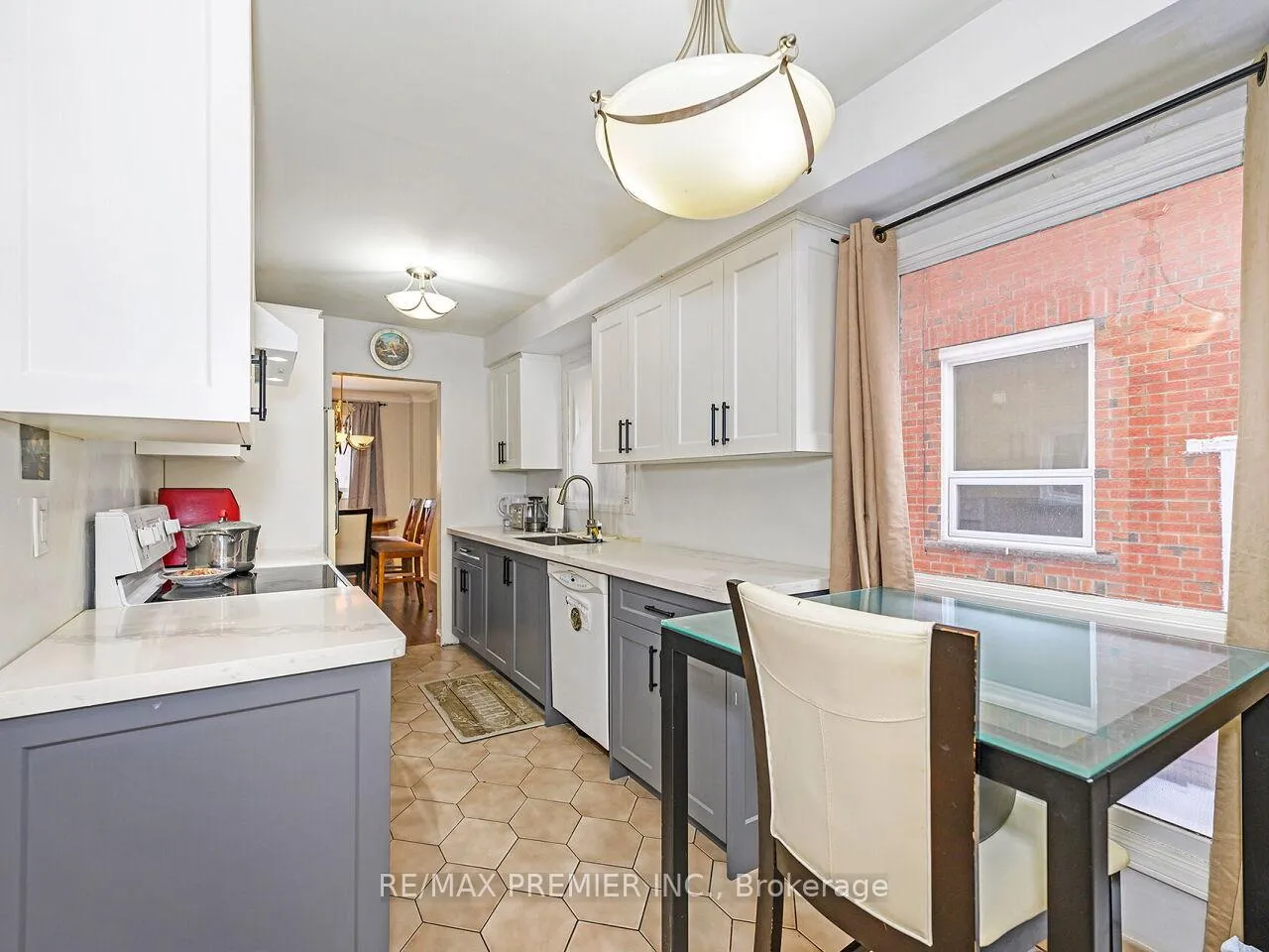 Photo 6 of 63 New Seabury Drive, Vaughan, Glen Shields — HOMEH