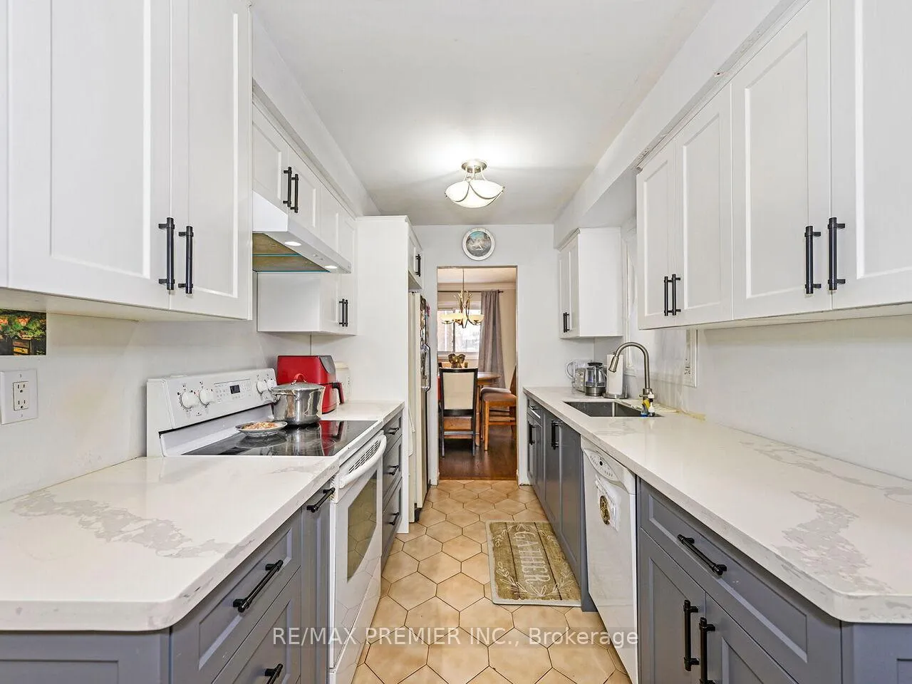 Photo 7 of 63 New Seabury Drive, Vaughan, Glen Shields — HOMEH