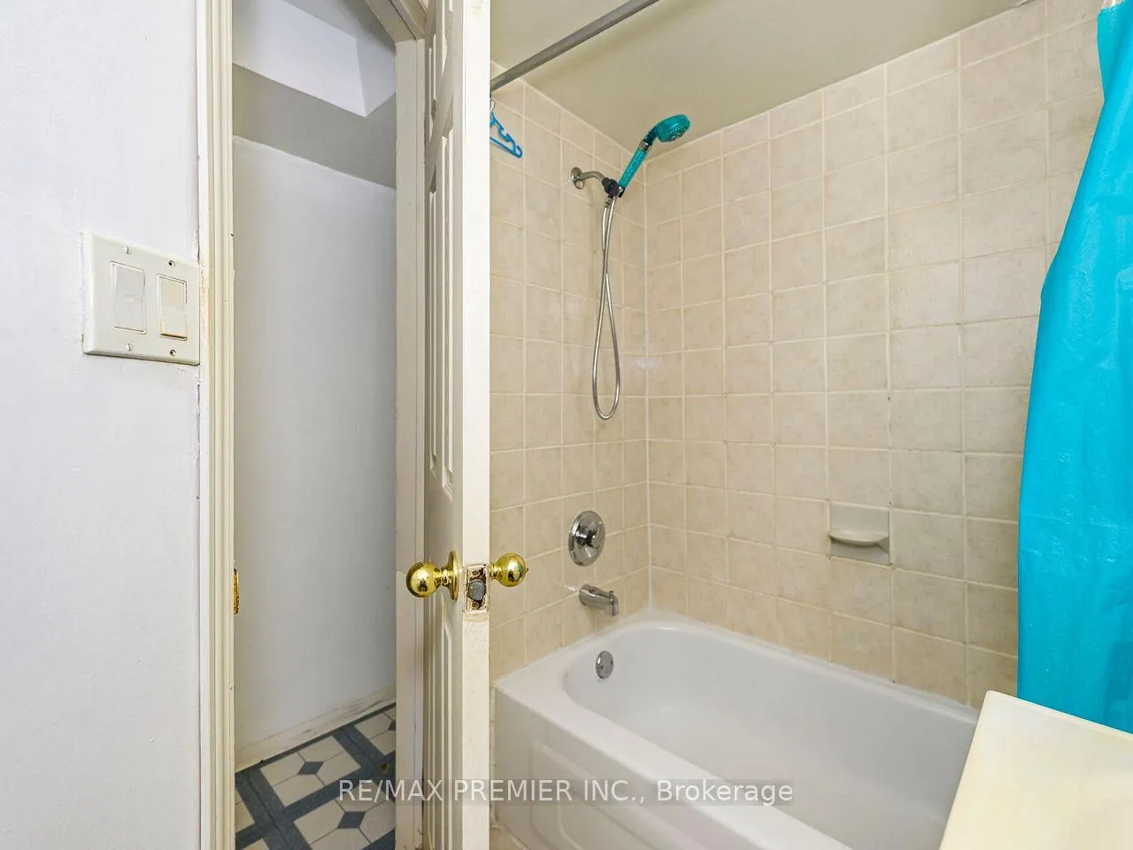 Photo 28 of 63 New Seabury Drive, Vaughan, Glen Shields — HOMEH