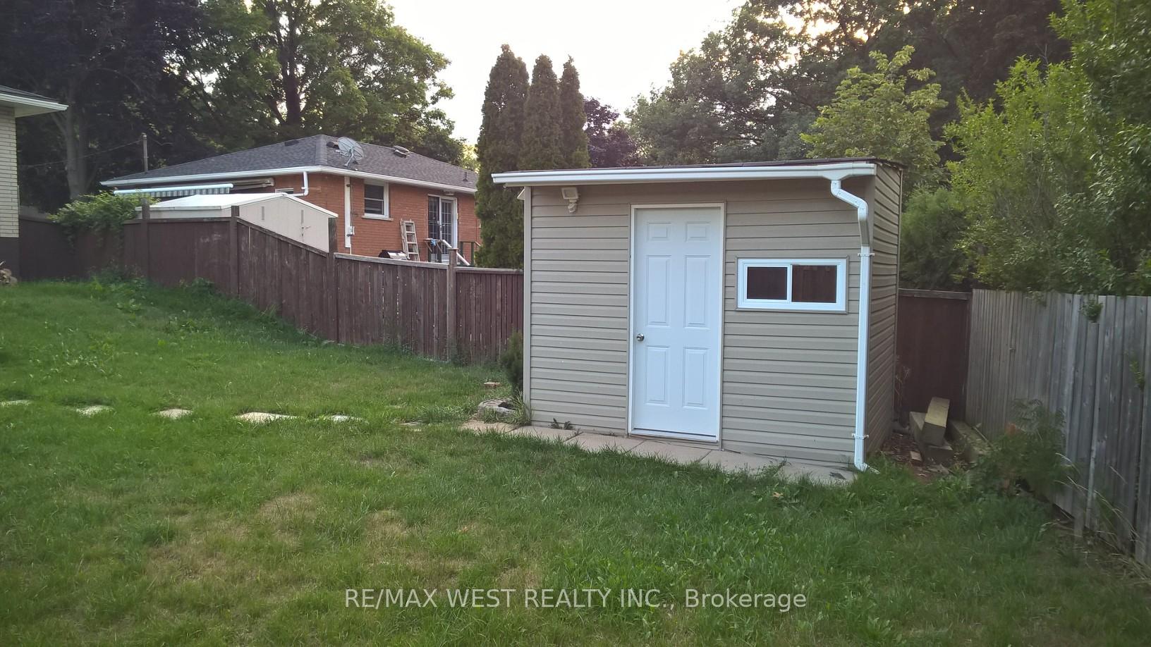 Photo 5 of 6 Forest Road, Grimsby, Grimsby Beach — HOMEH