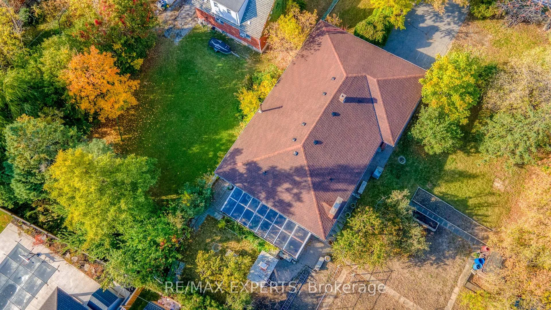 Photo 3 of 2355 Major Mackenzie Drive, Vaughan, Maple — HOMEH
