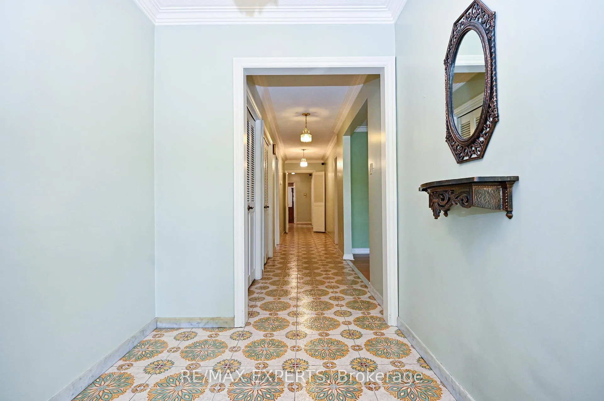 Photo 6 of 2355 Major Mackenzie Drive, Vaughan, Maple — HOMEH