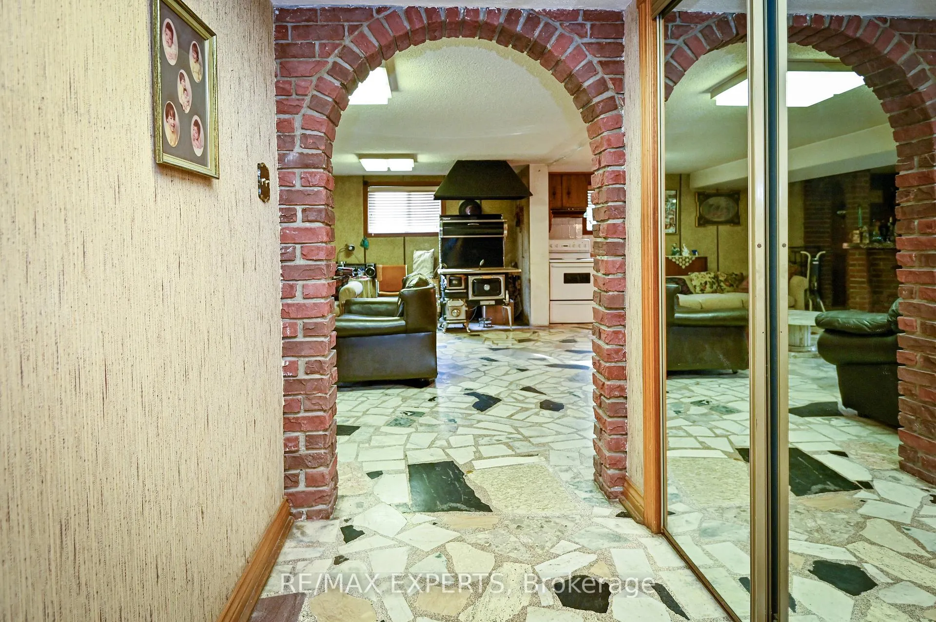 Photo 17 of 2355 Major Mackenzie Drive, Vaughan, Maple — HOMEH