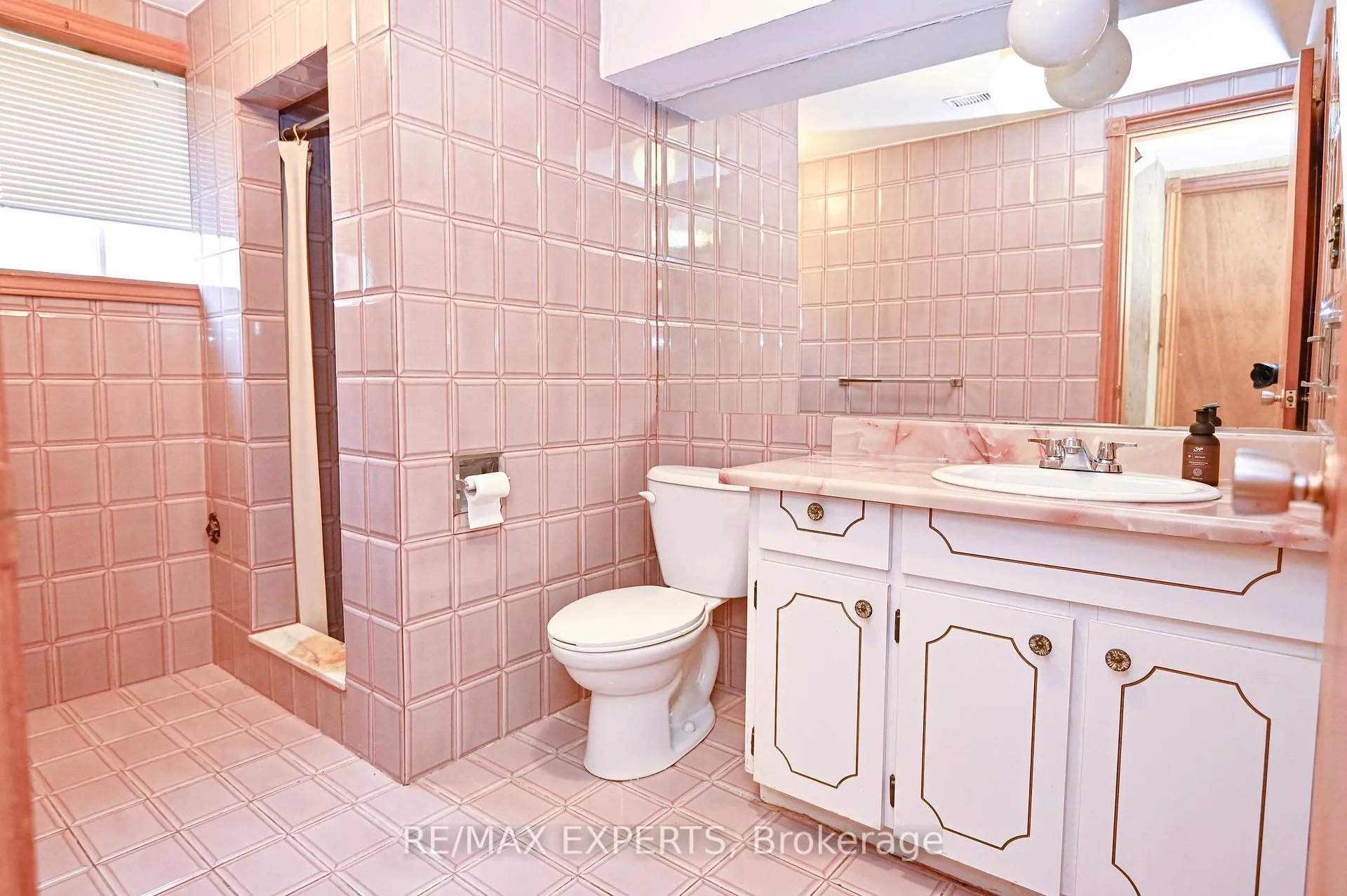 Photo 18 of 2355 Major Mackenzie Drive, Vaughan, Maple — HOMEH