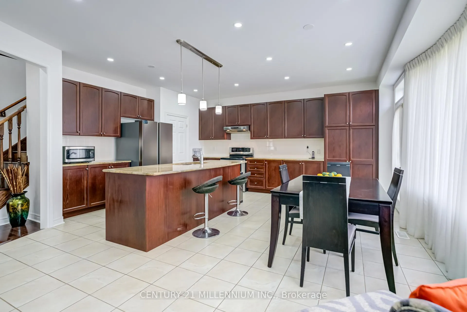 Photo 12 of 193 Learmont Avenue, Caledon, Rural Caledon — HOMEH