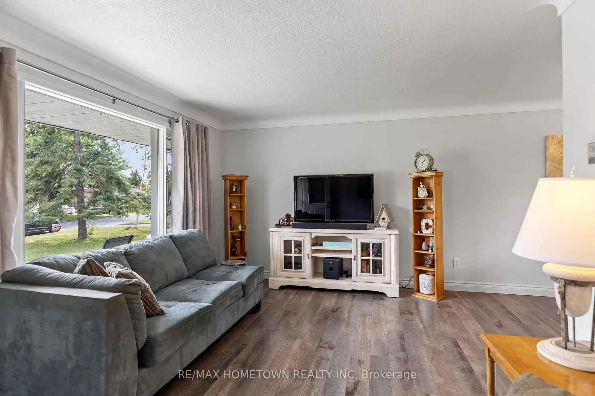 Photo 7 of 126 Manor Drive, Brockville — HOMEH