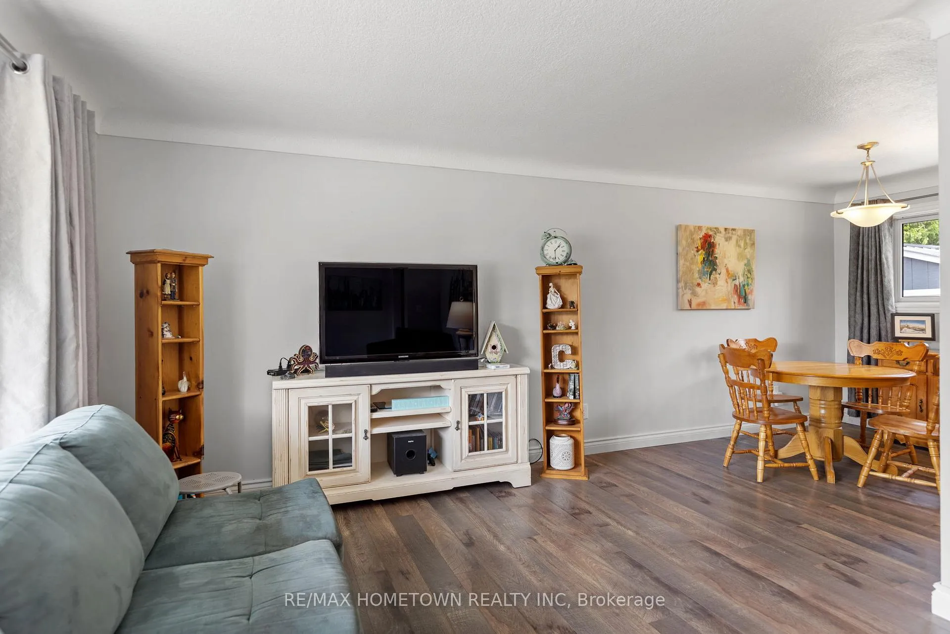 Photo 8 of 126 Manor Drive, Brockville — HOMEH