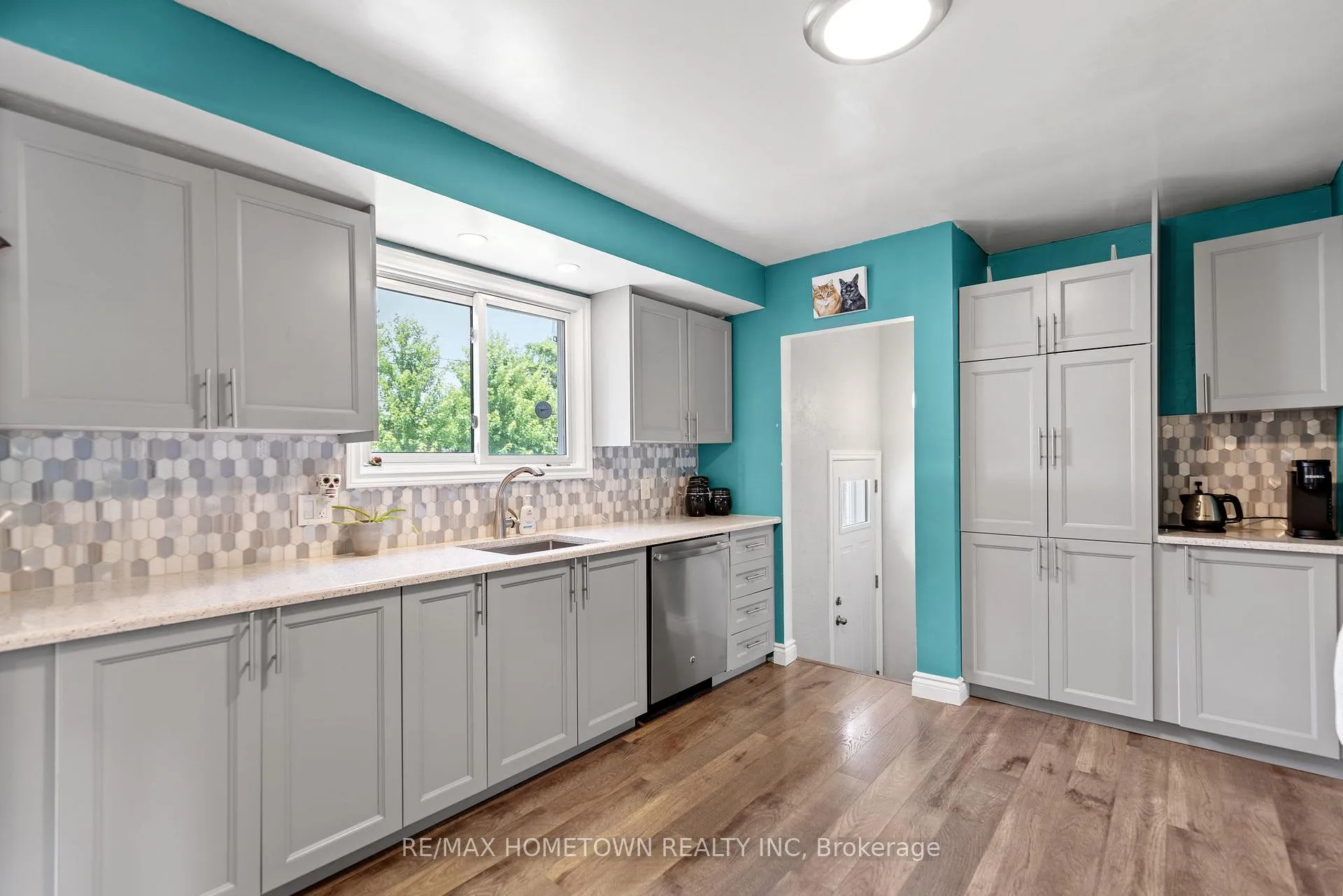 Photo 13 of 126 Manor Drive, Brockville — HOMEH