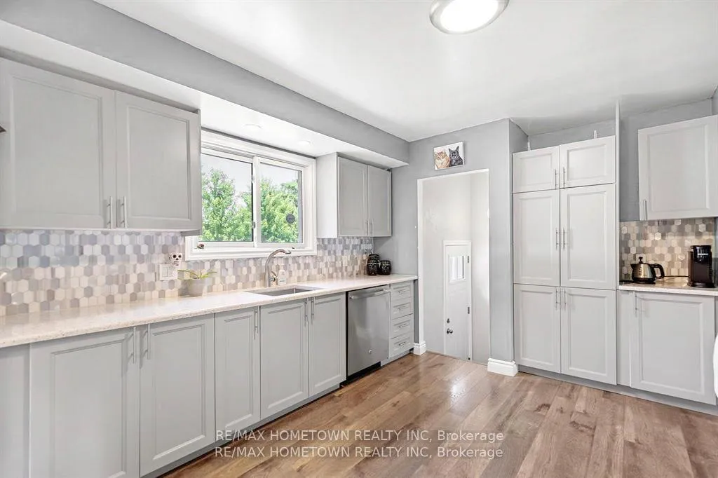 Photo 14 of 126 Manor Drive, Brockville — HOMEH