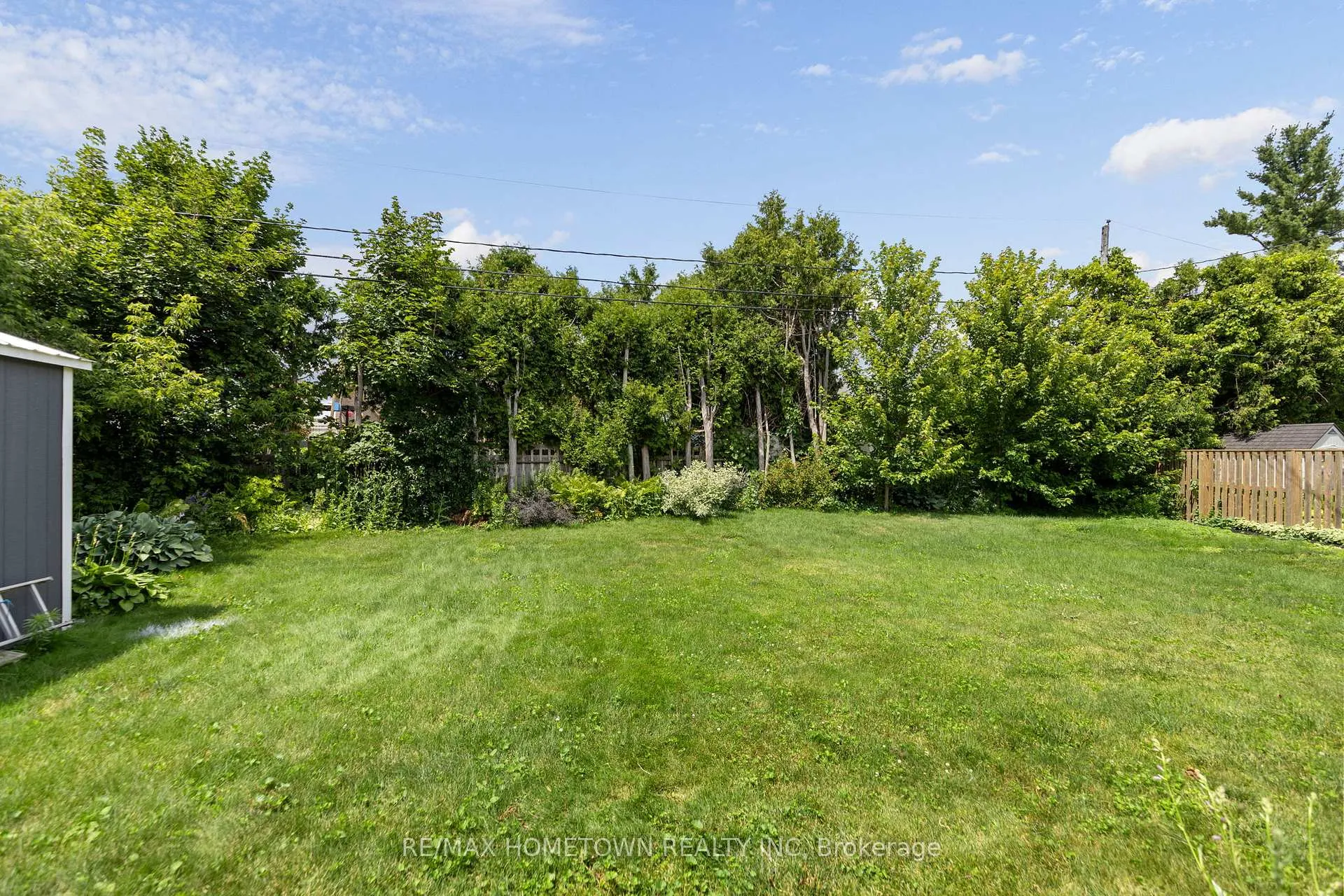 Photo 34 of 126 Manor Drive, Brockville — HOMEH