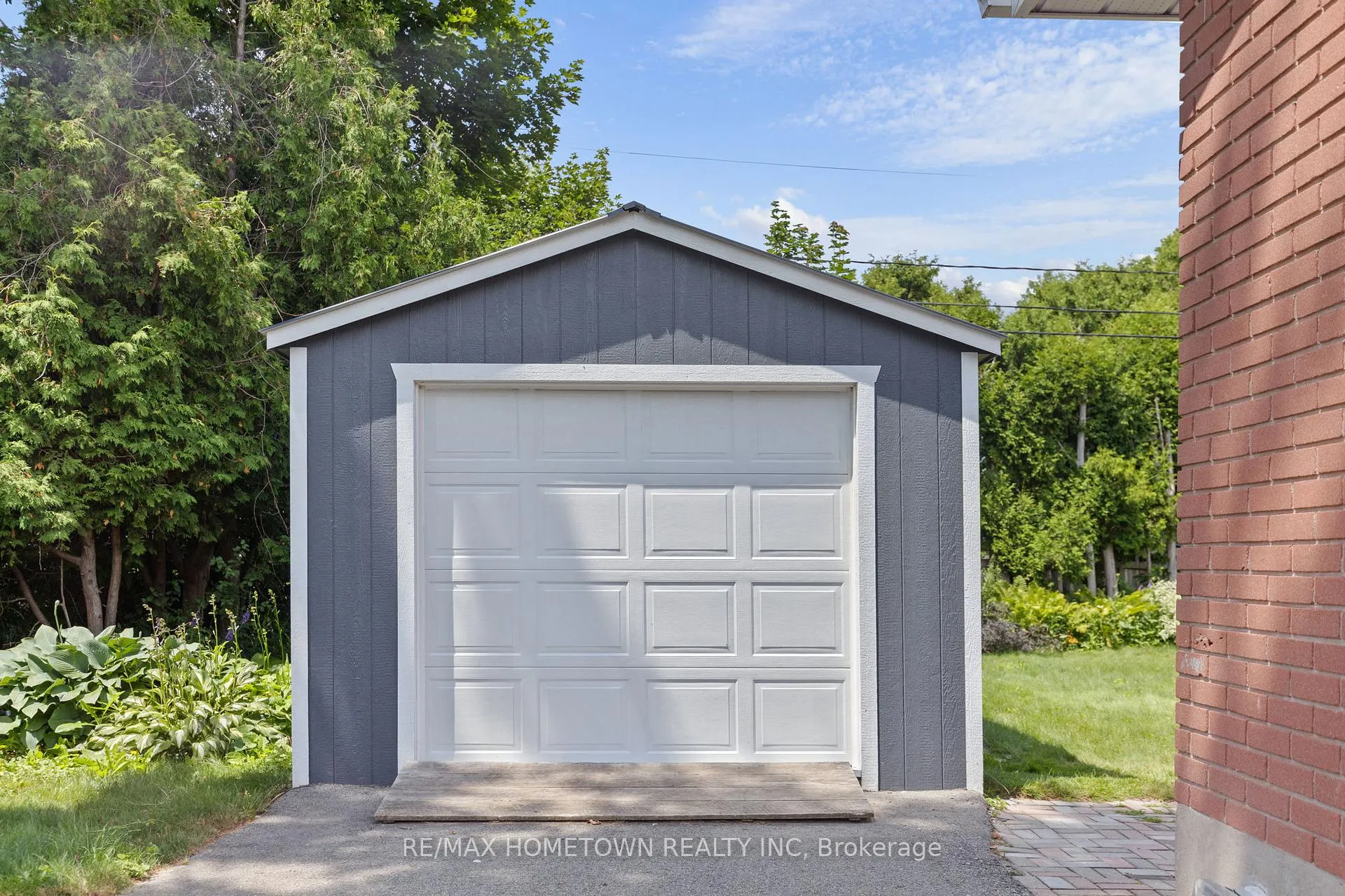 Photo 35 of 126 Manor Drive, Brockville — HOMEH