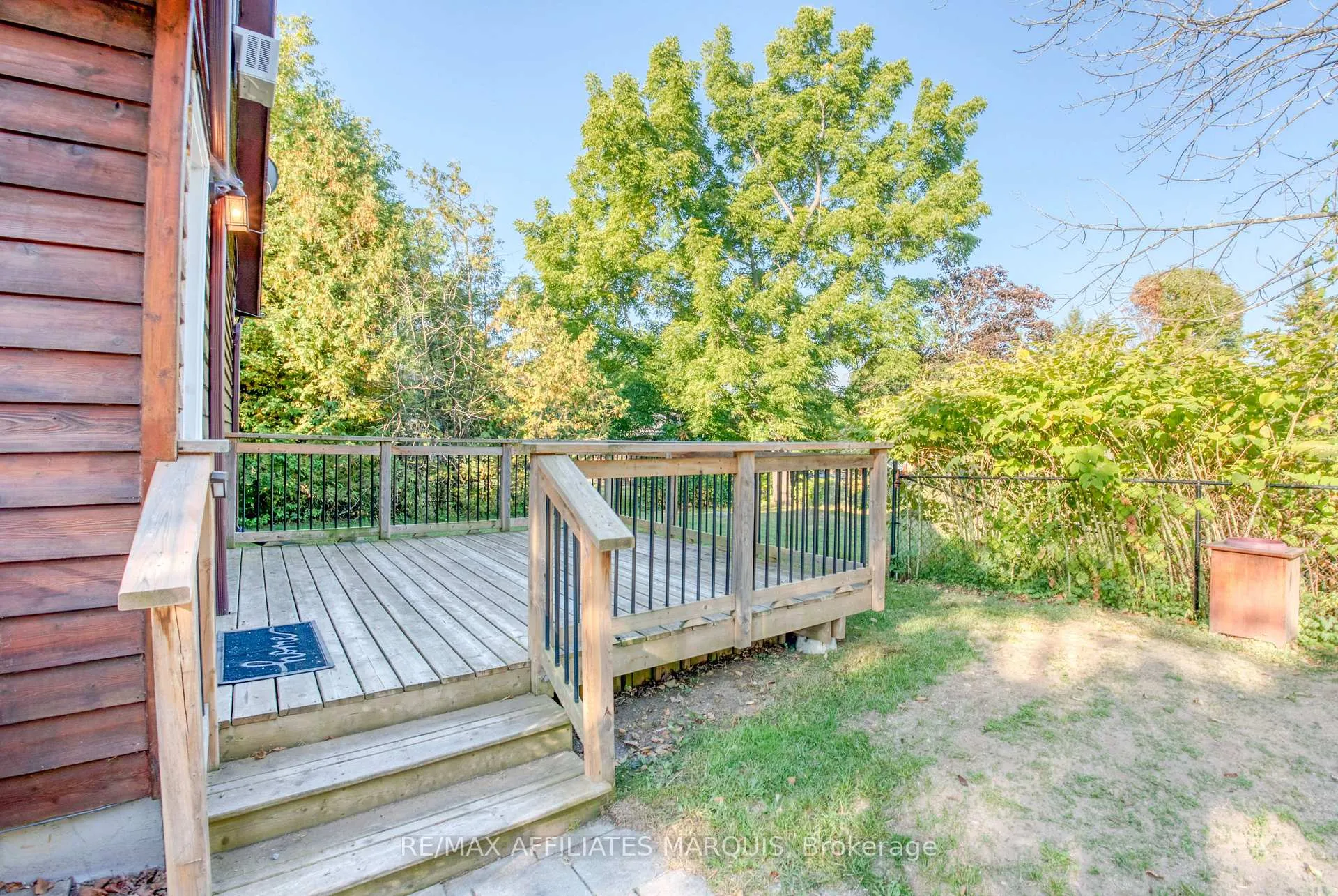 Photo 2 of 11 Drummond Street, Rideau Lakes, Rideau Lakes (North Crosby) Twp — HOMEH