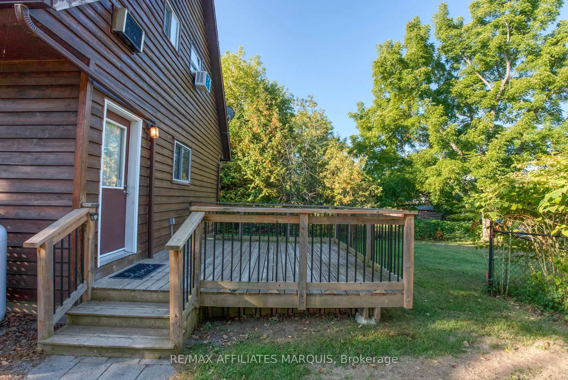 Photo 3 of 11 Drummond Street, Rideau Lakes, Rideau Lakes (North Crosby) Twp — HOMEH