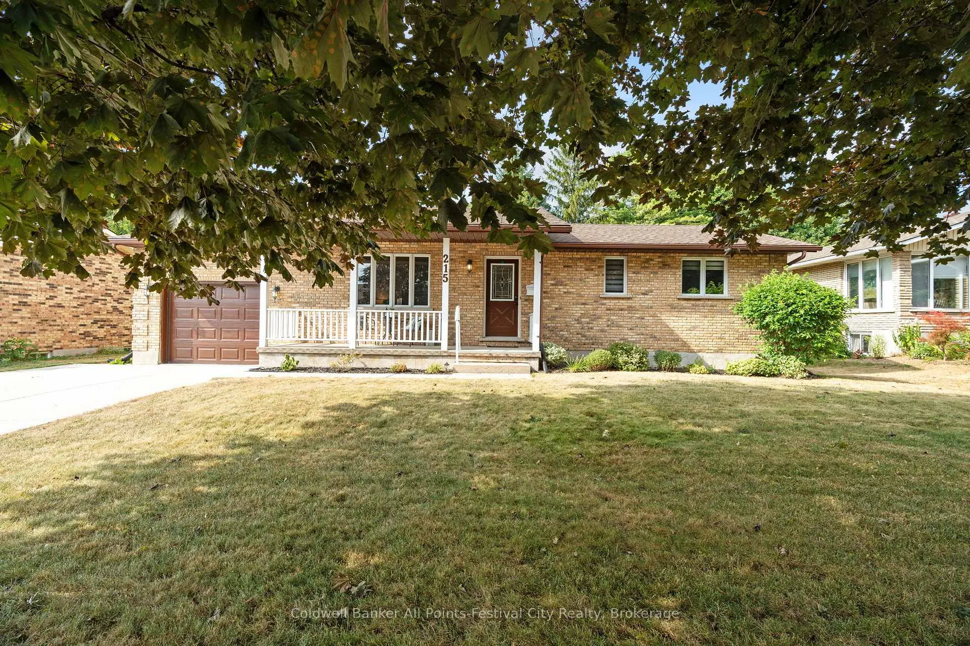 Photo 1 of 215 Bennett Street E, Goderich, Goderich (Town) — HOMEH