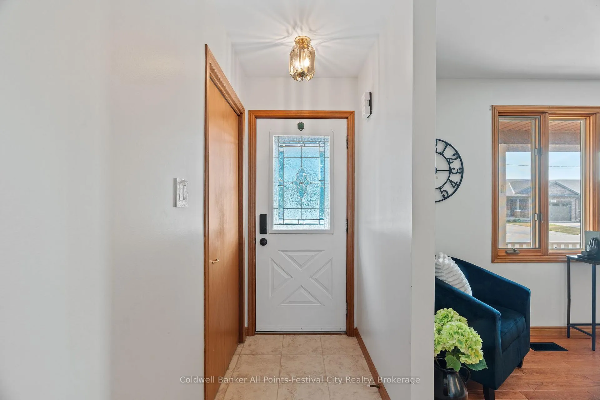 Photo 5 of 215 Bennett Street E, Goderich, Goderich (Town) — HOMEH
