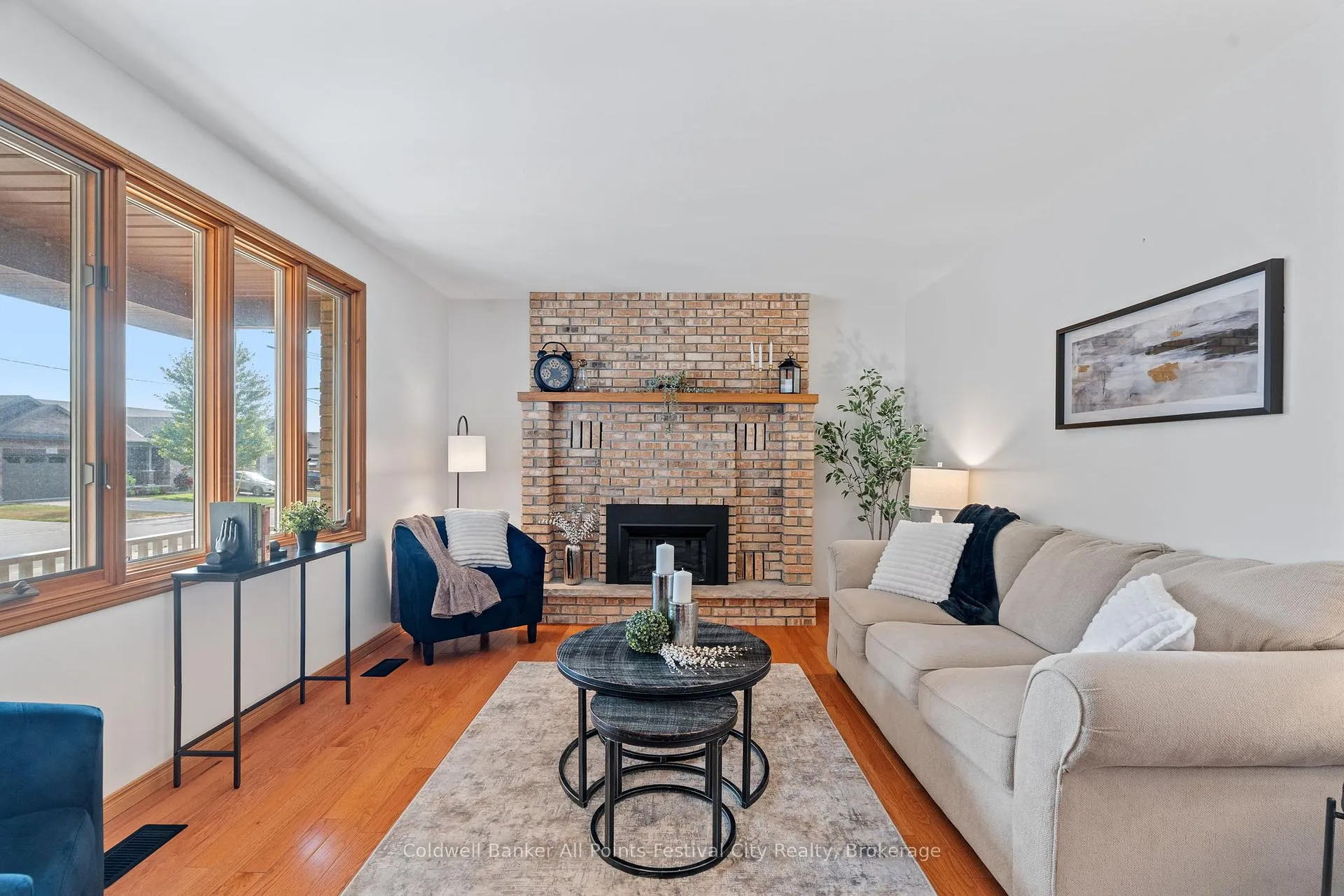 Photo 7 of 215 Bennett Street E, Goderich, Goderich (Town) — HOMEH