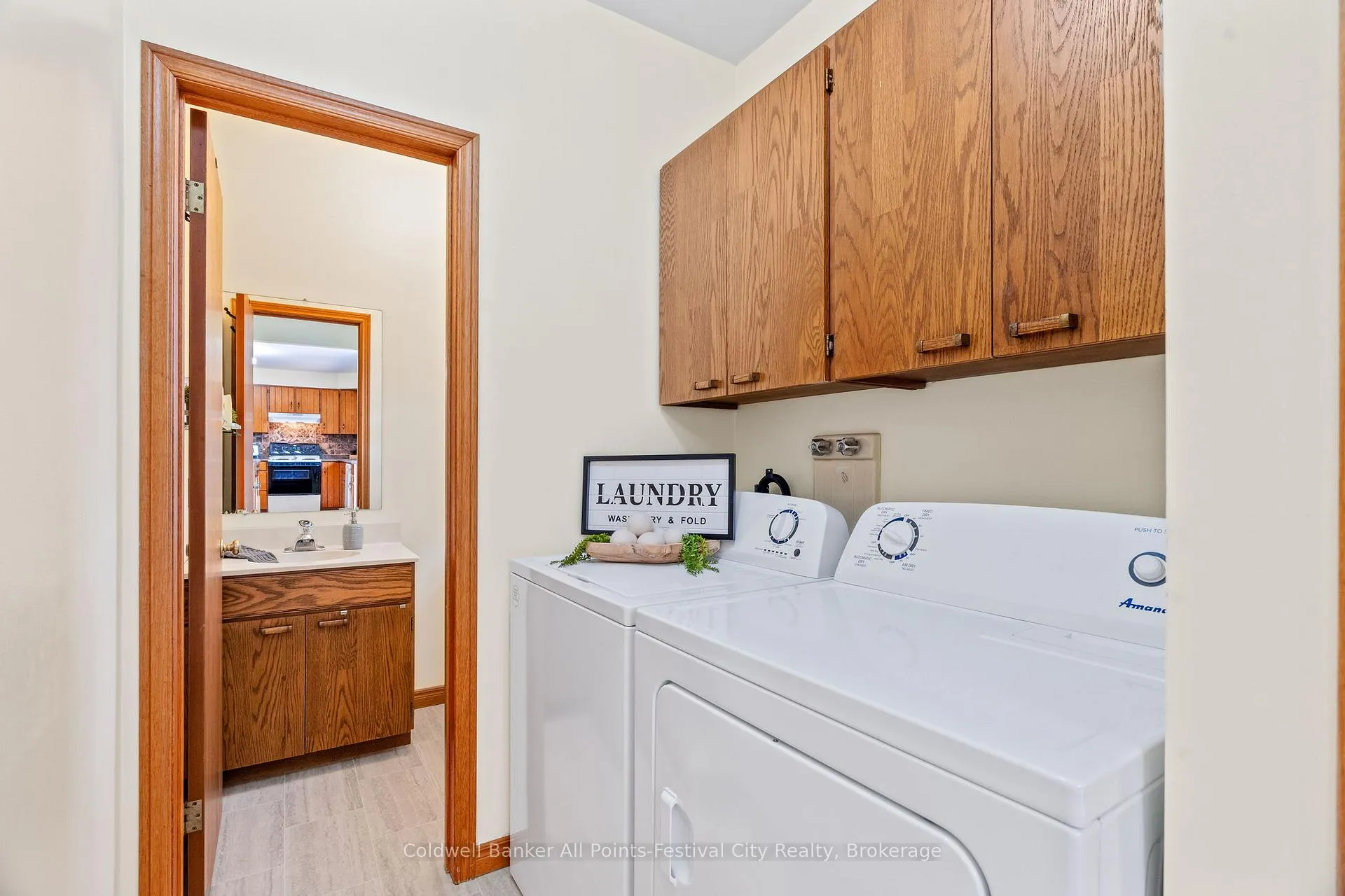 Photo 15 of 215 Bennett Street E, Goderich, Goderich (Town) — HOMEH