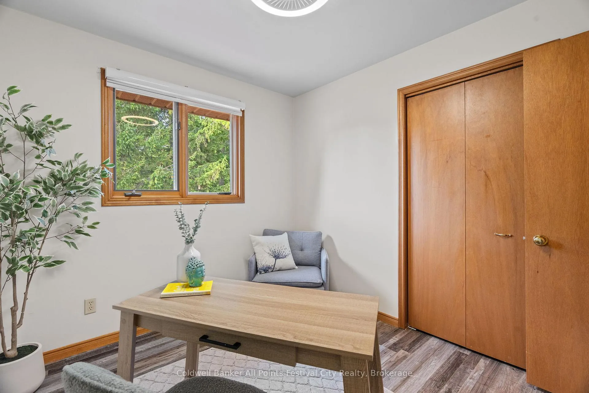 Photo 19 of 215 Bennett Street E, Goderich, Goderich (Town) — HOMEH