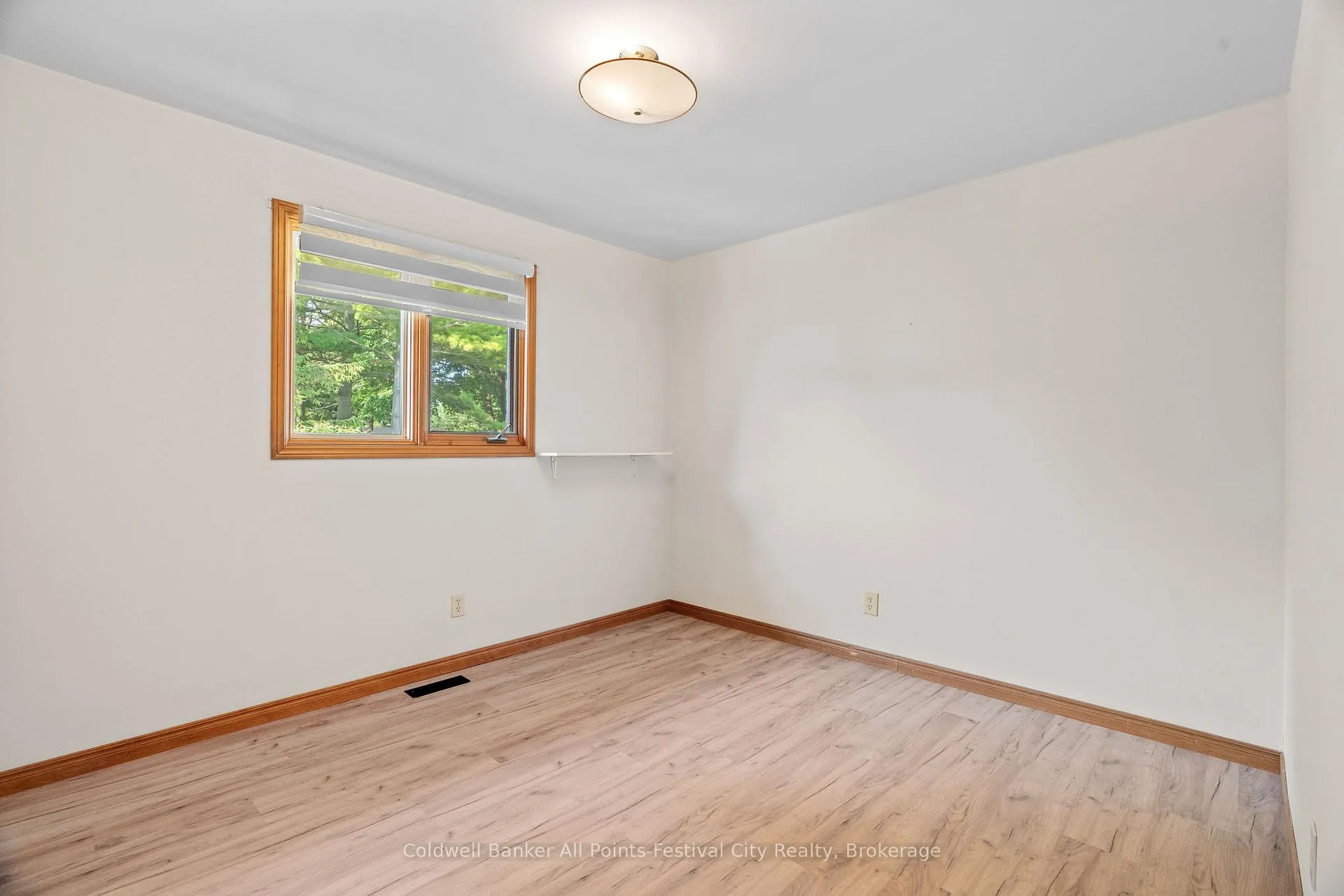 Photo 20 of 215 Bennett Street E, Goderich, Goderich (Town) — HOMEH