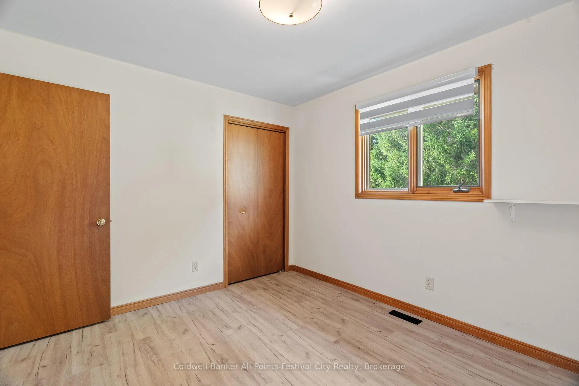 Photo 21 of 215 Bennett Street E, Goderich, Goderich (Town) — HOMEH