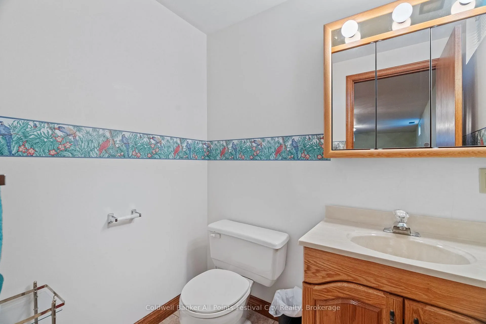 Photo 28 of 215 Bennett Street E, Goderich, Goderich (Town) — HOMEH