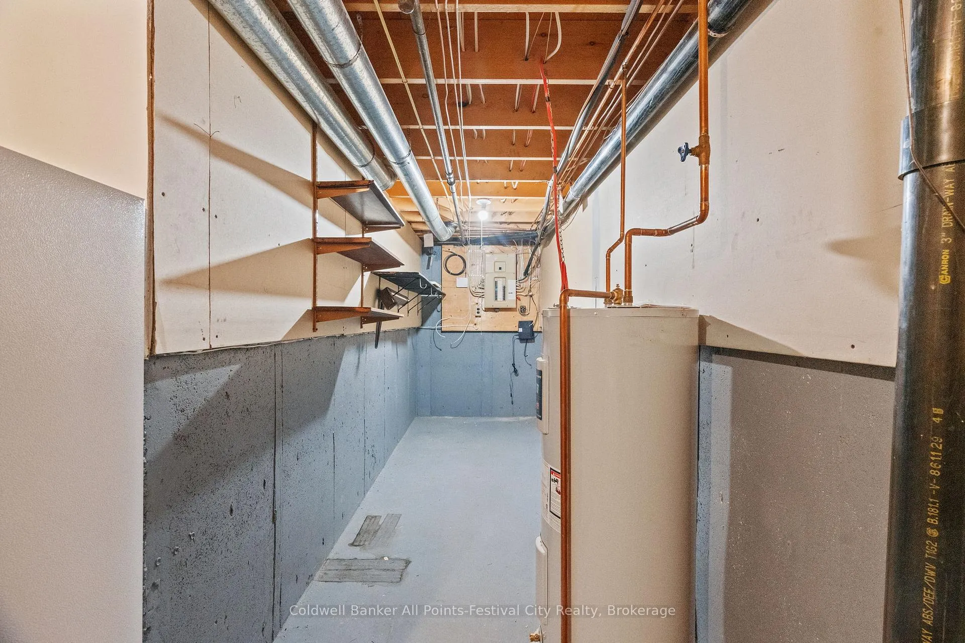 Photo 33 of 215 Bennett Street E, Goderich, Goderich (Town) — HOMEH