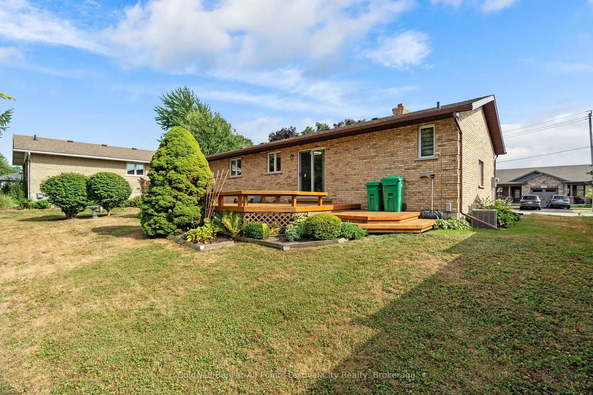 Photo 39 of 215 Bennett Street E, Goderich, Goderich (Town) — HOMEH