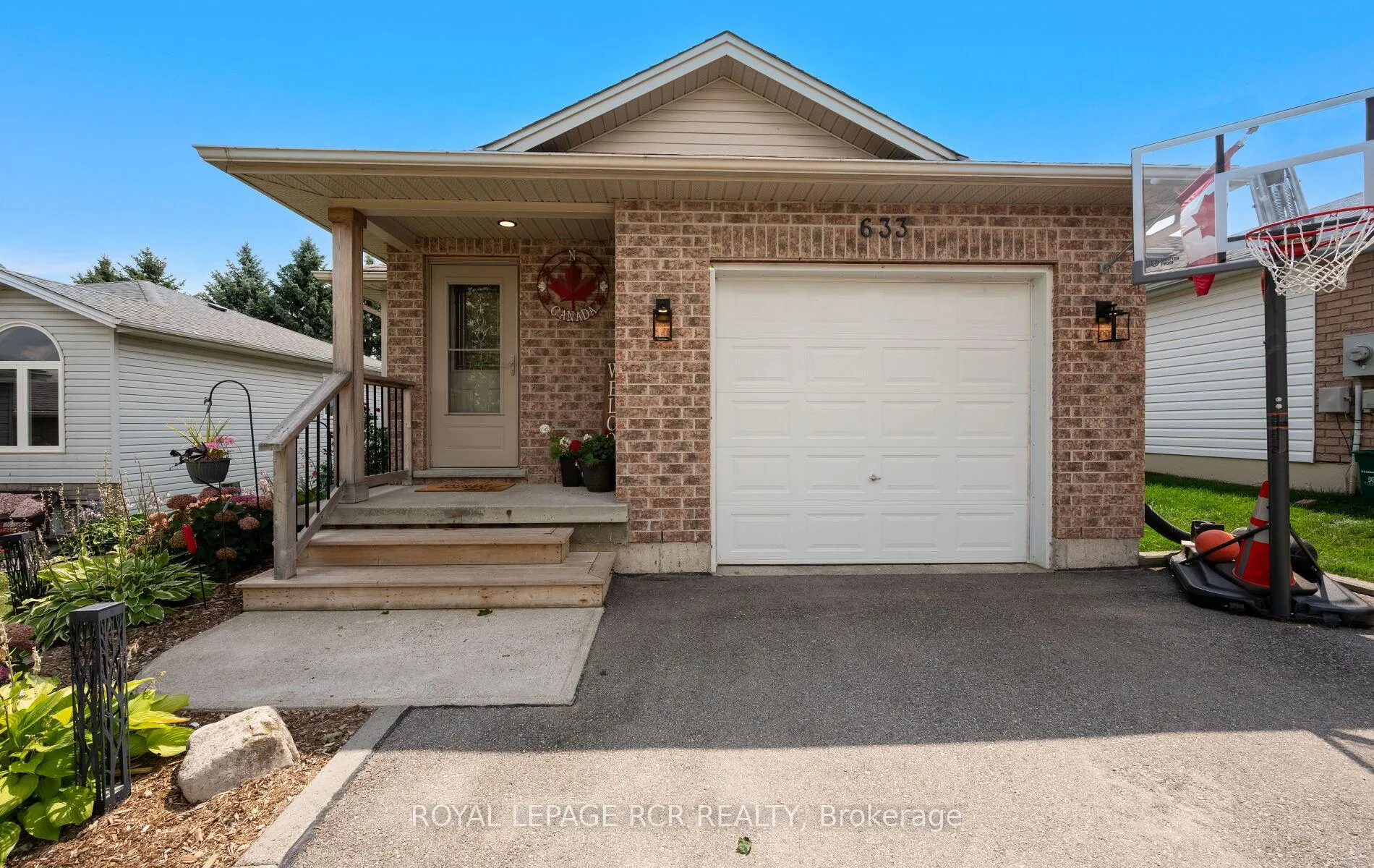 Photo 2 of 633 Canfield Place, Shelburne — HOMEH